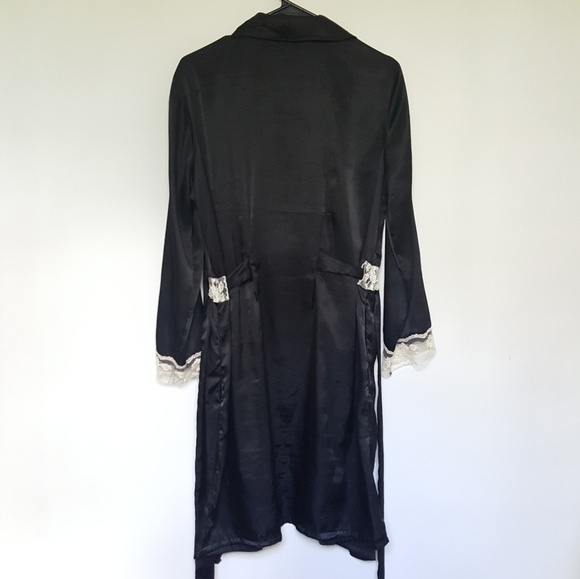 🍀SALE🍀Black and Lace Robe - Picture 5 of 5